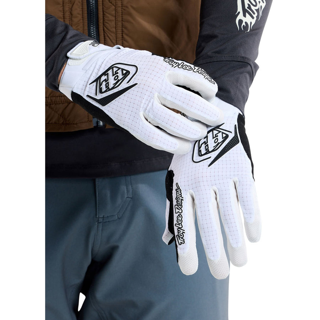Air Gloves