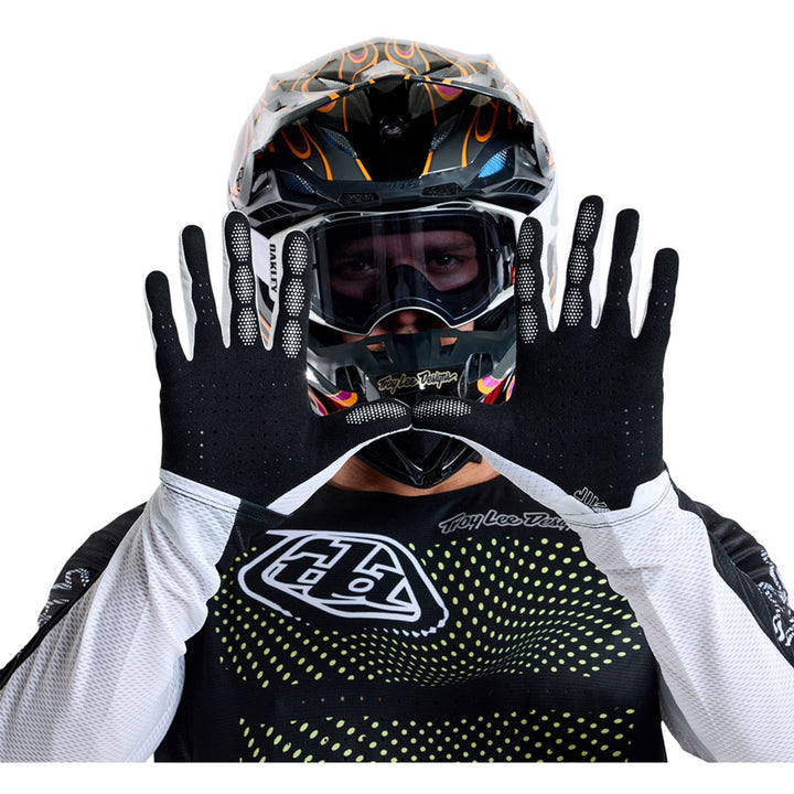 Air Gloves