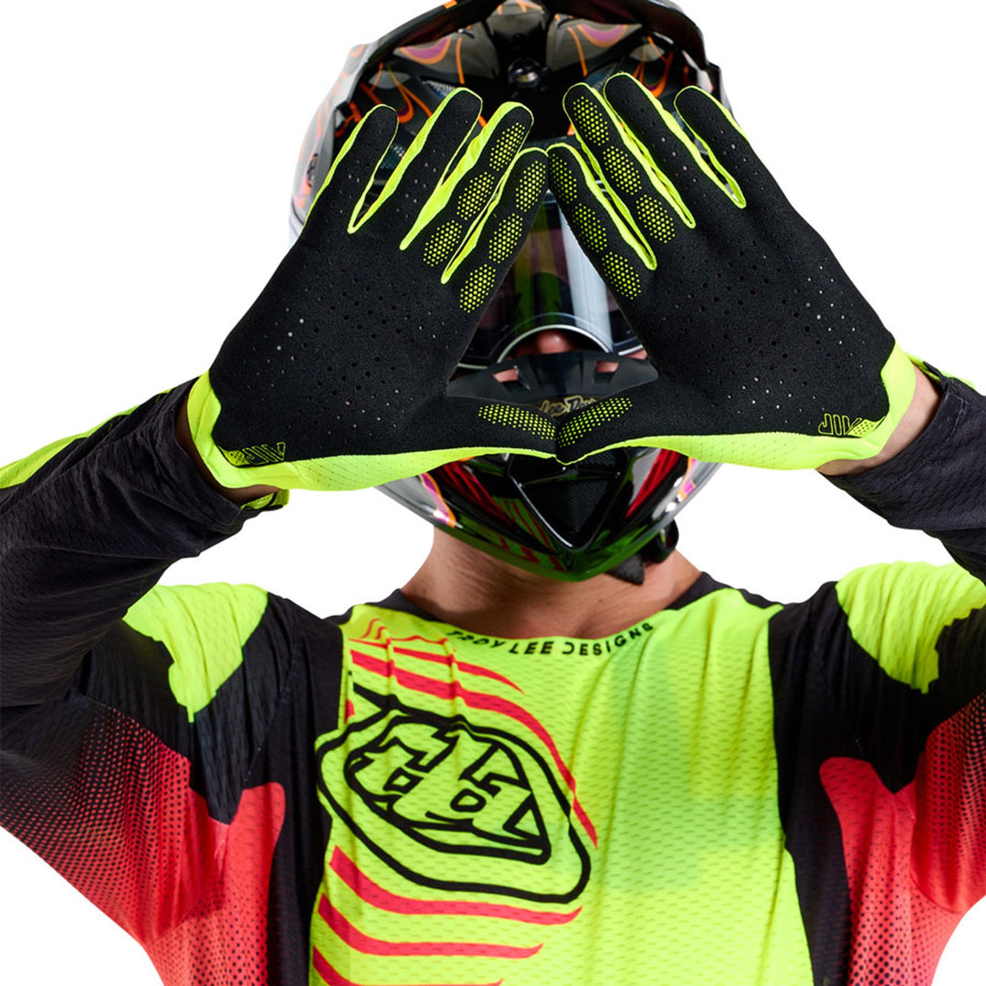 Air Gloves