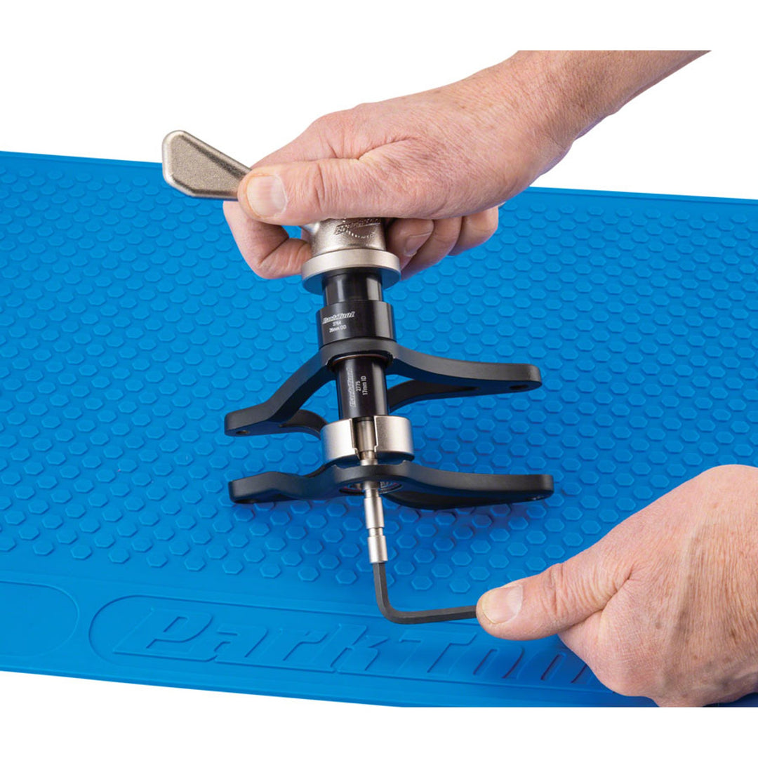 Park OM-2 Bench Mat - 15" x 24.5", Blue