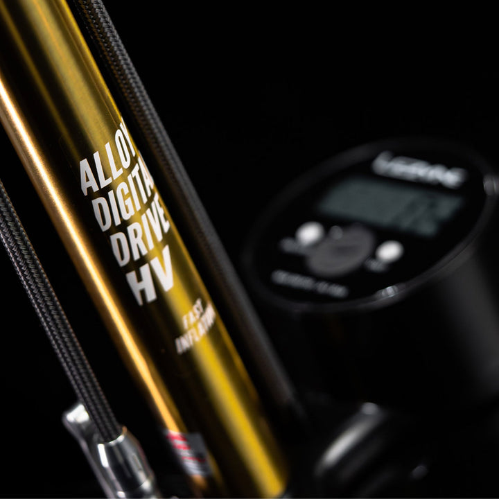 Lezyne 18K Gold Alloy HV Digital Drive 3.5 — digital gauge detail