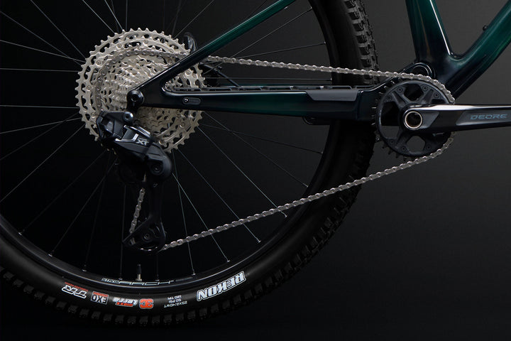26 Norco Revolver C2 130 Shore Green Raw Carbon drivetrain product image